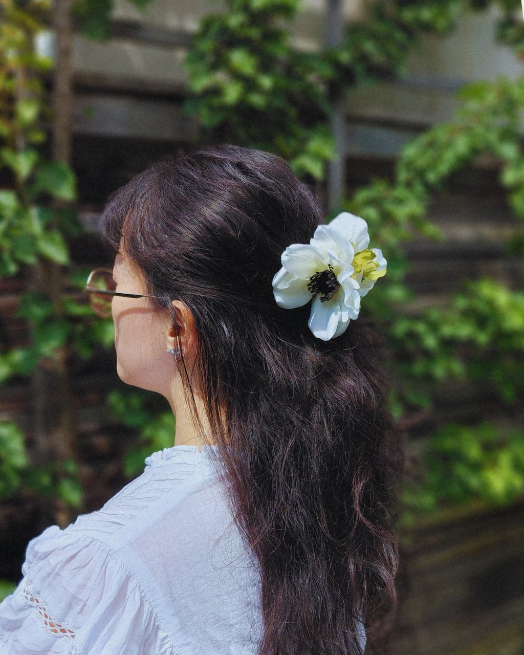 SS26 Collection - White windflower hair clip S