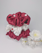 SS26 Collection - White Scrunchie M - Heart Beads