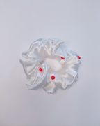 SS26 Collection - White Scrunchie M - Heart Beads