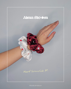 SS26 Collection - White Scrunchie M - Heart Beads